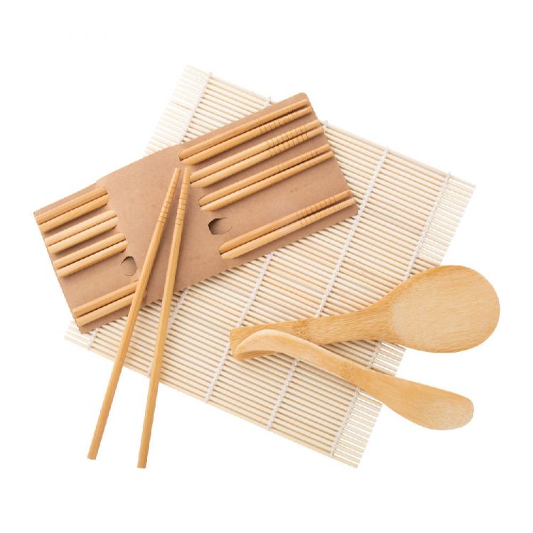 Bambusest sushi-valmistamise komplekt